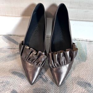 Aerosol Dillion Ruffle flat in pewter size 10. Brand New